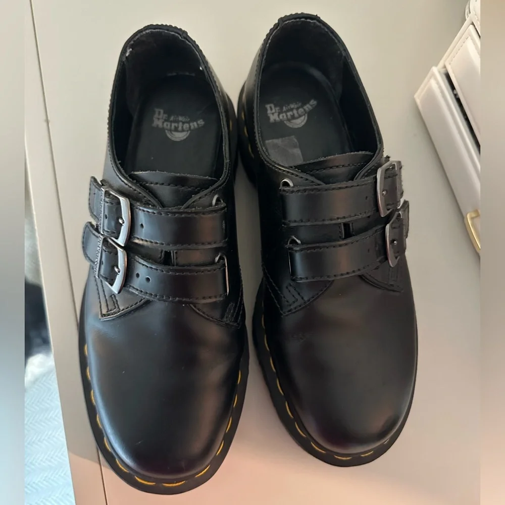 Dr. Martens medium platform with Buckles